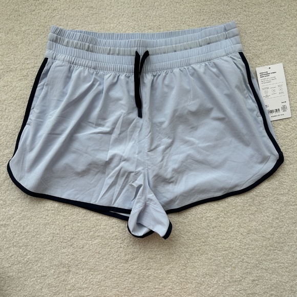 NEW Athleta Weekender Stripe Run Short - Picture 2 of 4